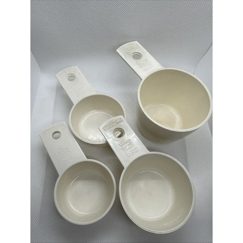Vintage Pyrex Nylon Measuring Cup Set of 4 Snap-Together 1/4, 1/3, 1/2 & 1 Cup‎